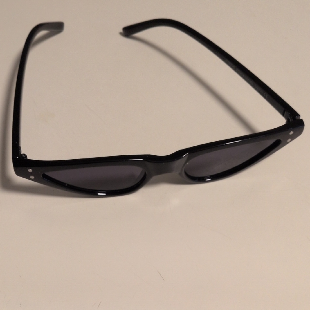 Classic Black Sunglasses‎